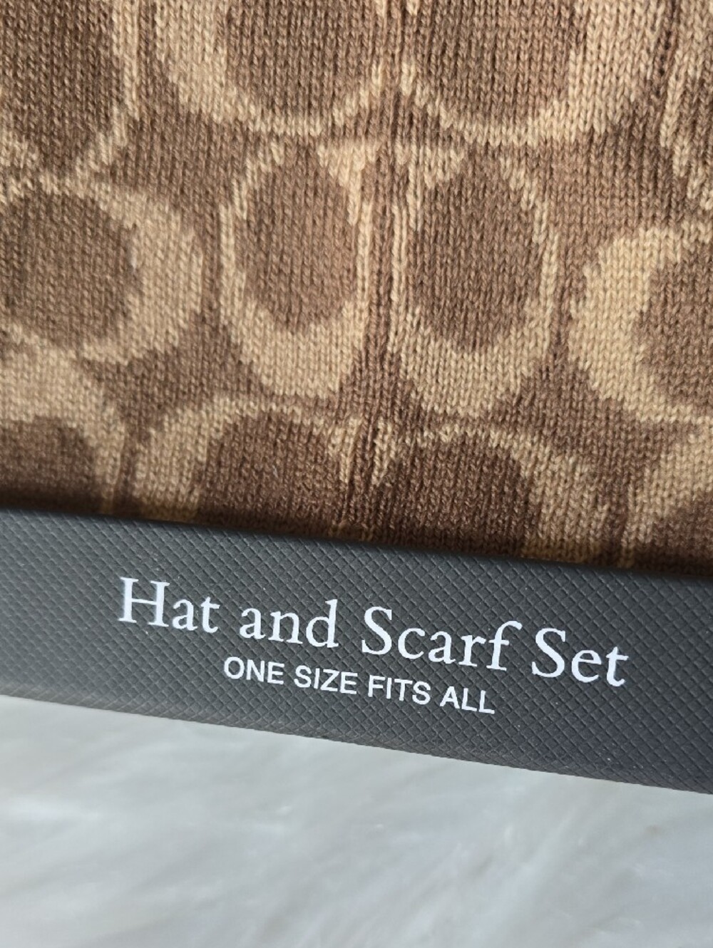 Coach NIB Brown Signature Logo Beanie and Scarf Set UNisex - Picture 7 of 10